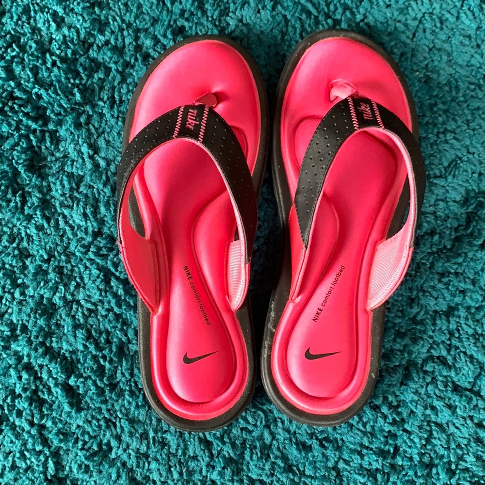 Nike comfort footbed flip flops